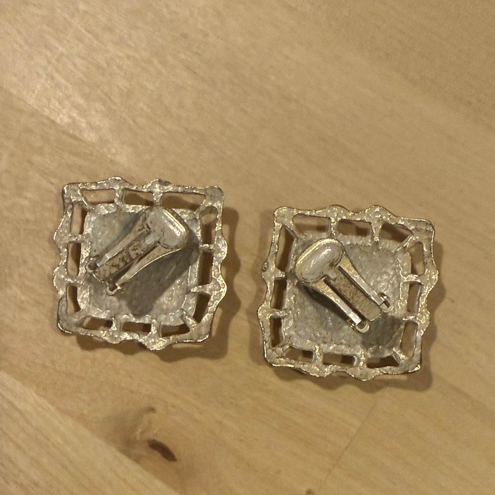 Vintage Gold Clip On Square Earrings - Picture 2 of 2